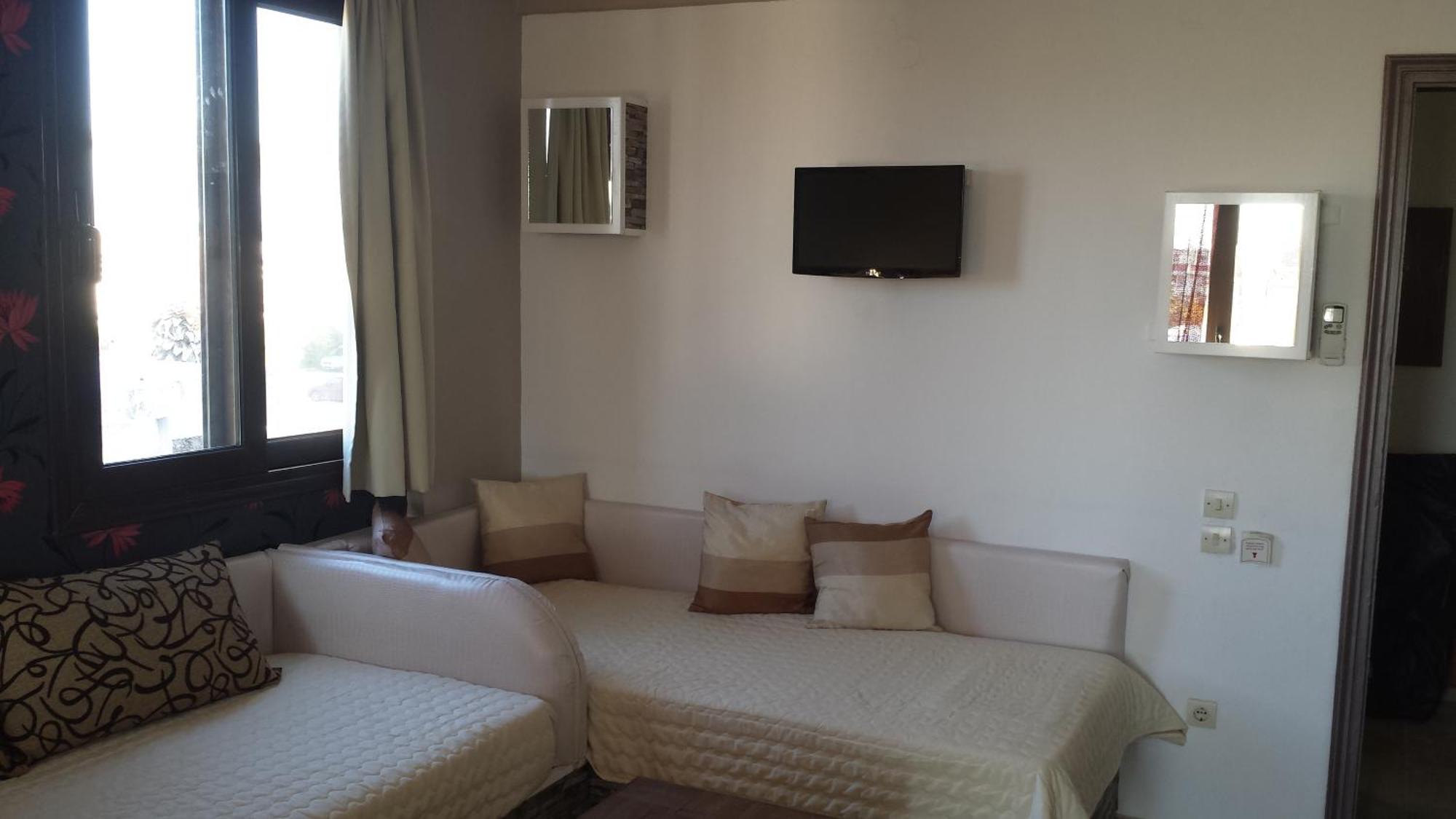 Takis Hotel Apartments Ialysos  Luaran gambar