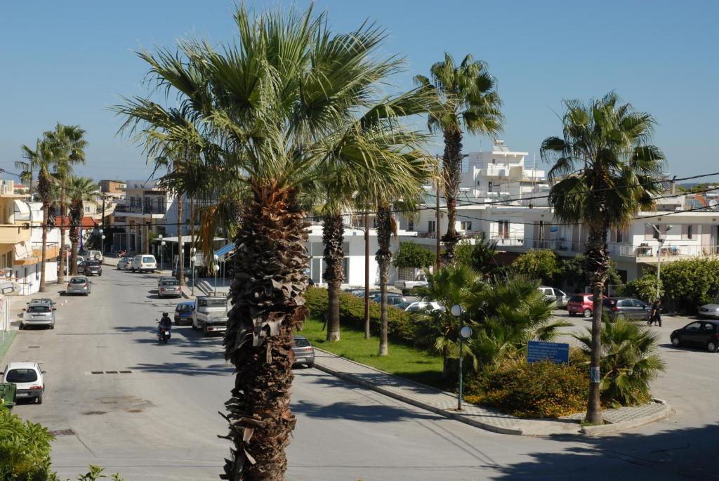 Takis Hotel Apartments Ialysos  Luaran gambar