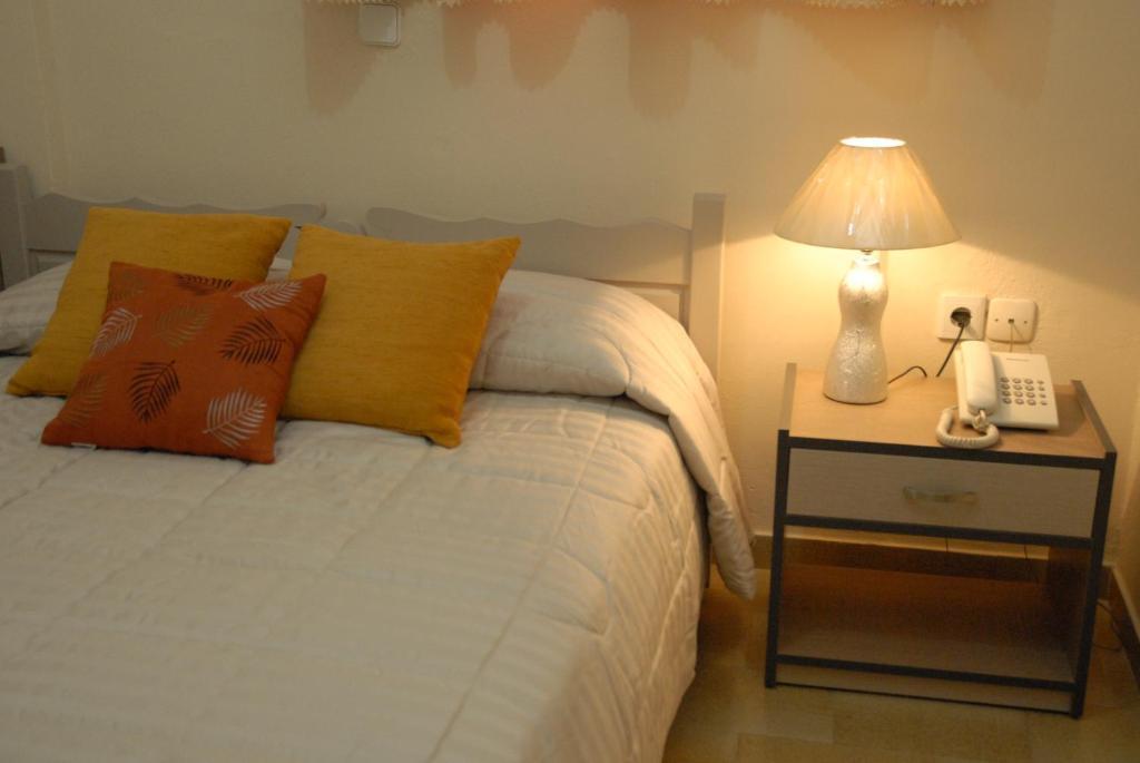 Takis Hotel Apartments Ialysos  Bilik gambar