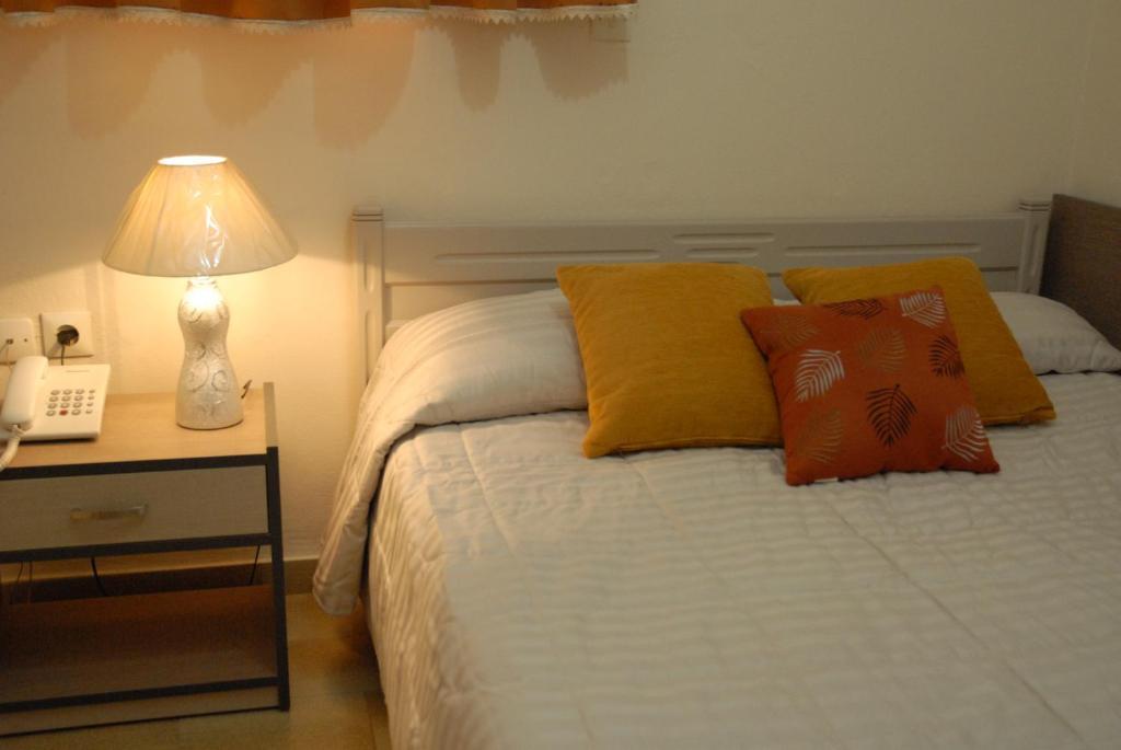 Takis Hotel Apartments Ialysos  Bilik gambar