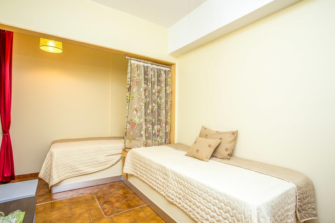 Takis Hotel Apartments Ialysos  Luaran gambar