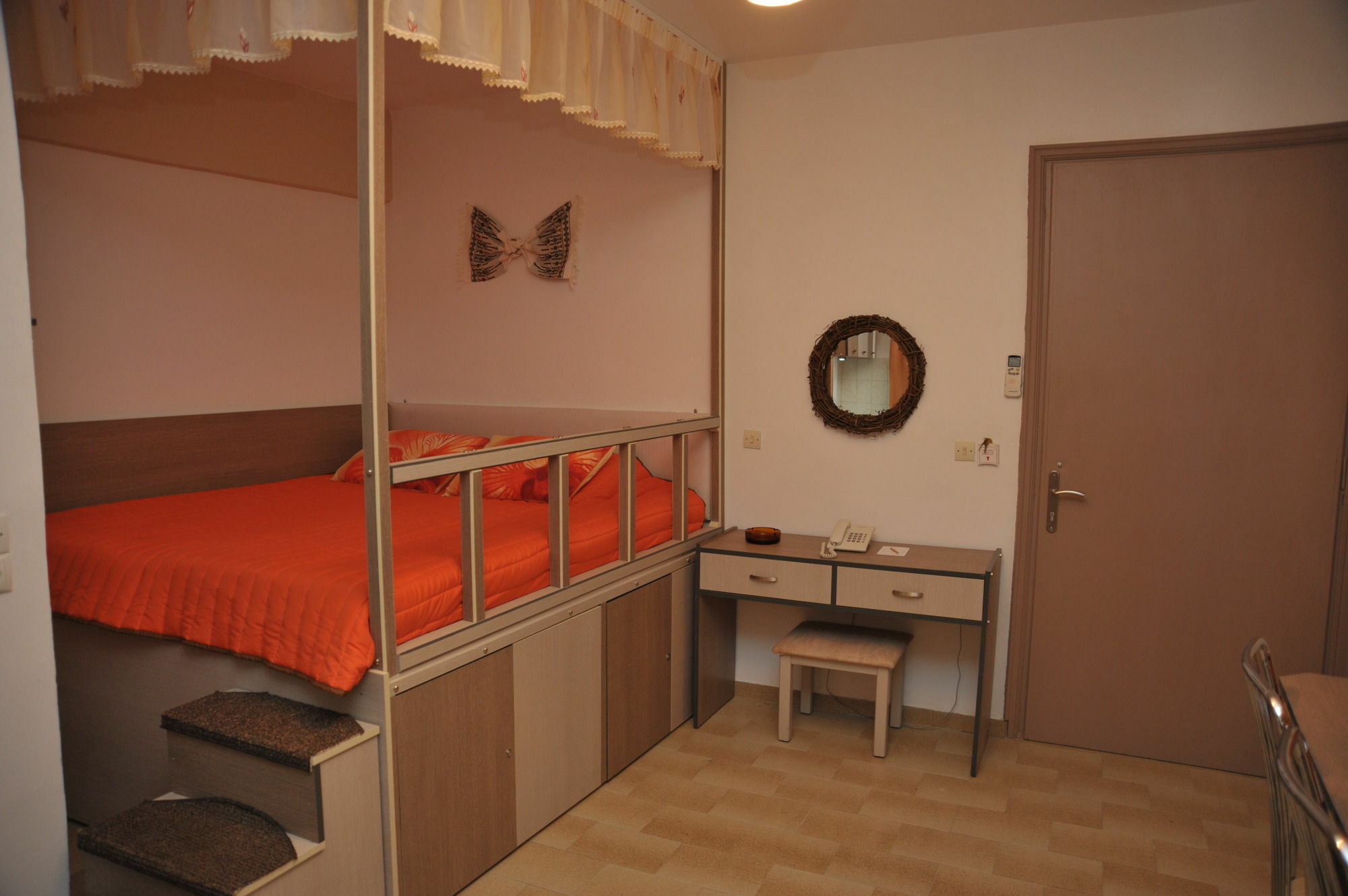 Takis Hotel Apartments Ialysos  Luaran gambar