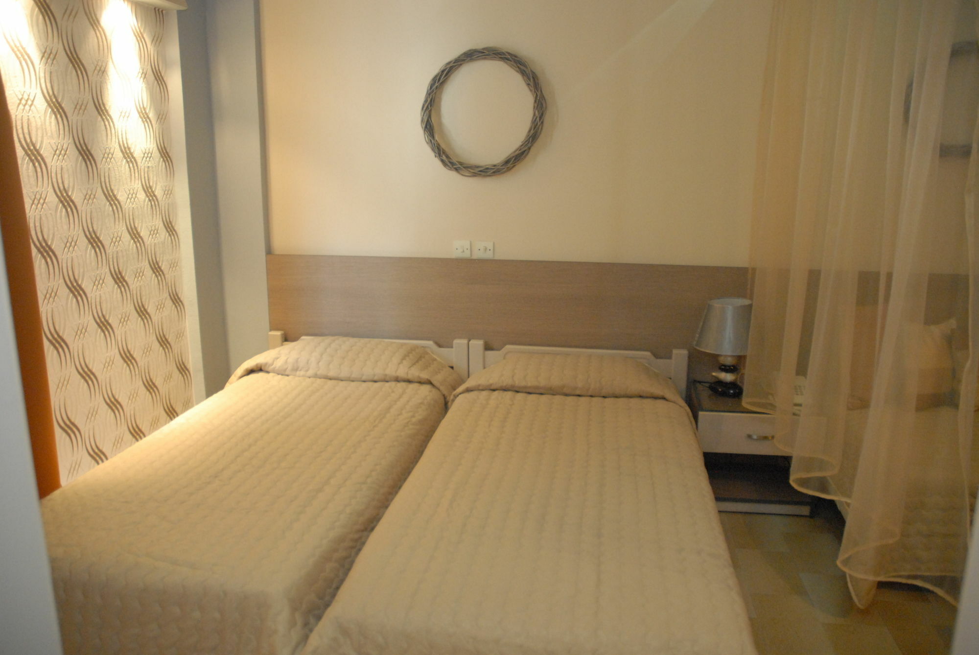 Takis Hotel Apartments Ialysos  Luaran gambar